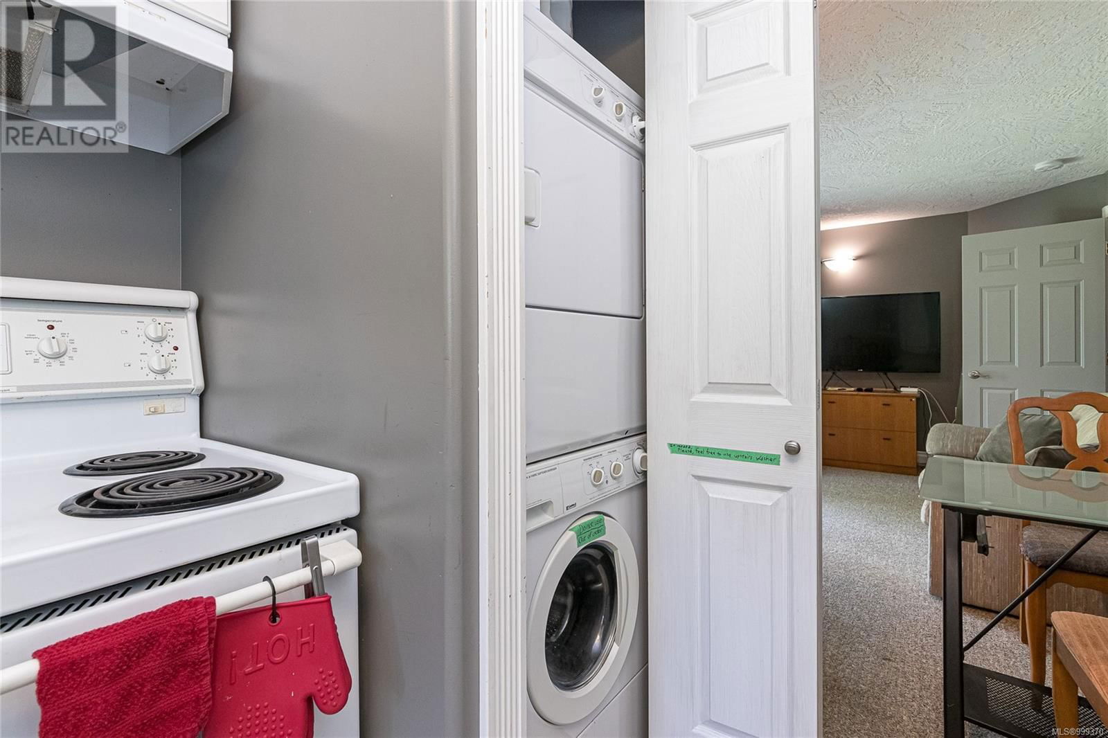3831 ROWLAND AVENUE Image 36