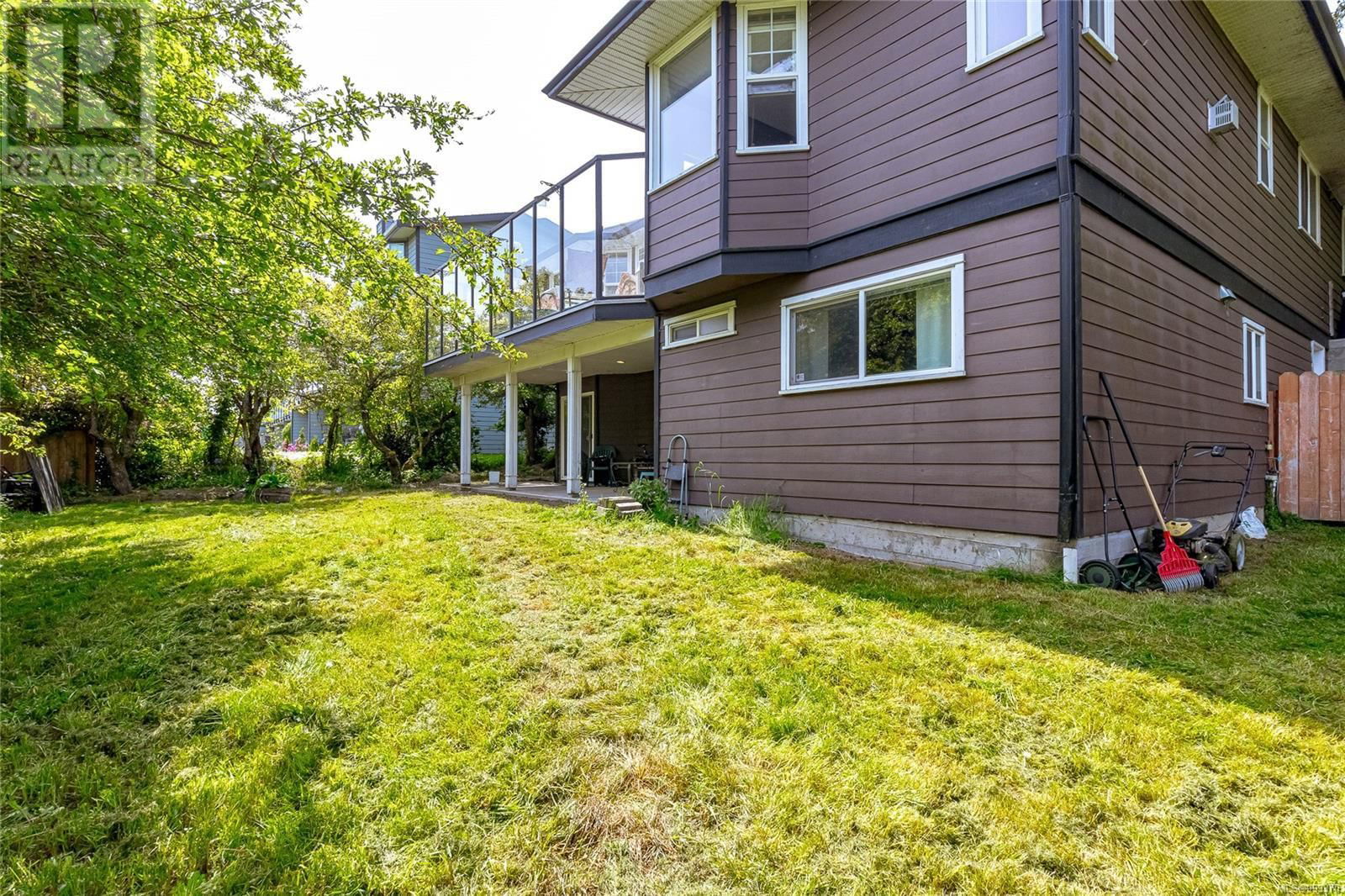 3831 ROWLAND AVENUE Image 41