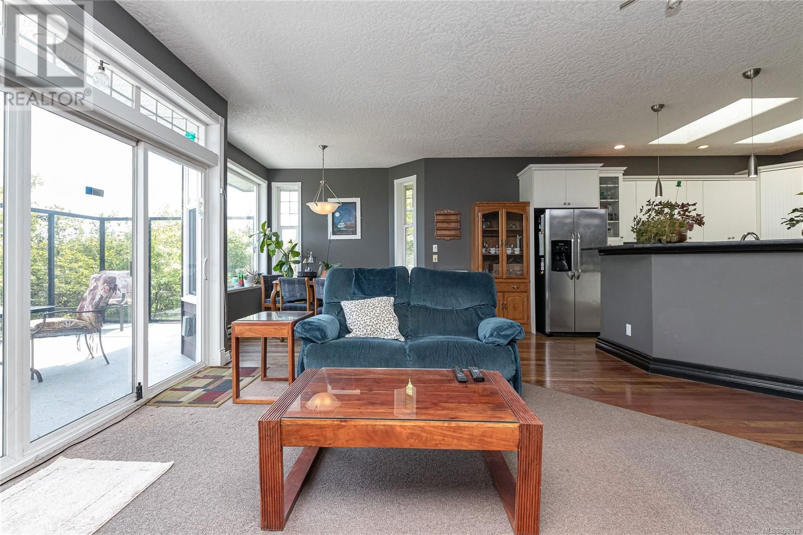 3831 ROWLAND AVENUE Image 6