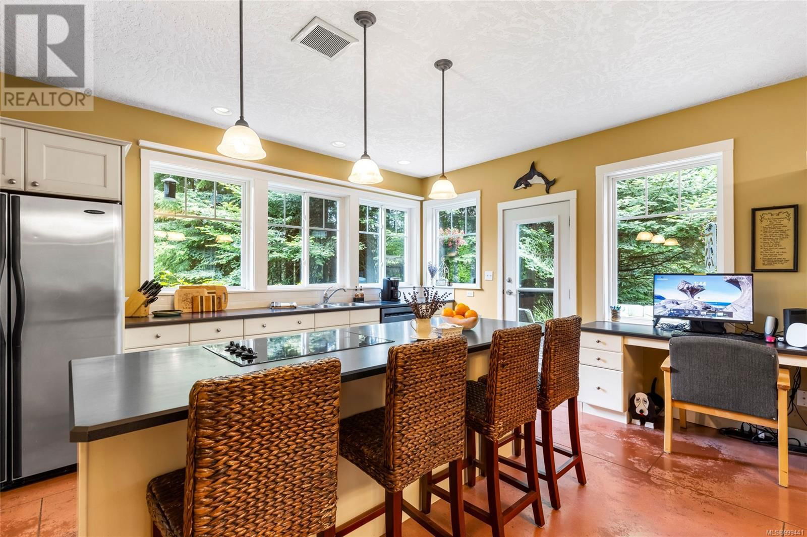 6280 SOOKE ROAD Image 10