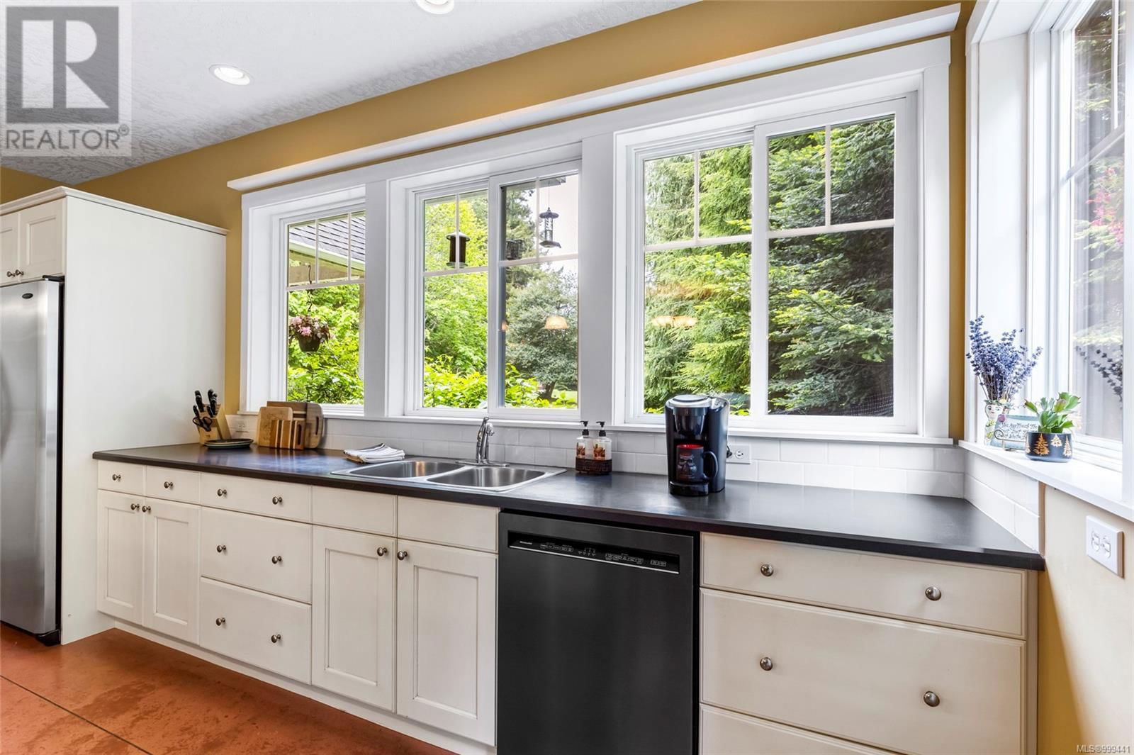6280 SOOKE ROAD Image 12