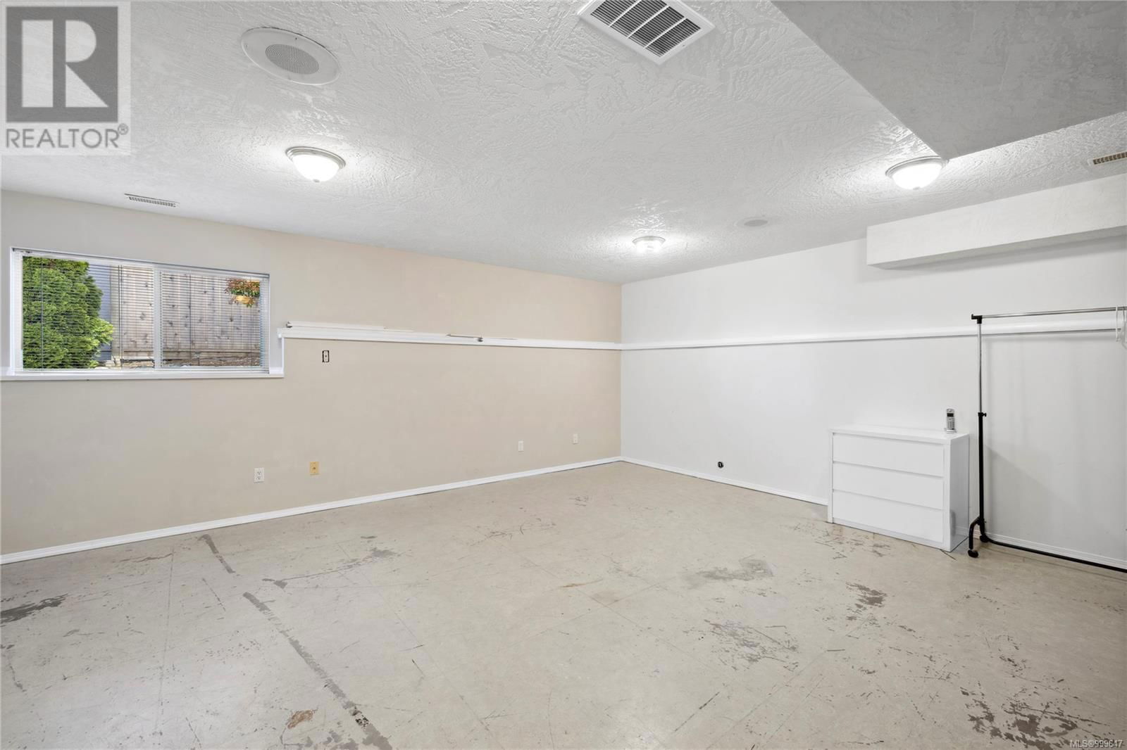 6395 GROVELAND DRIVE Image 11