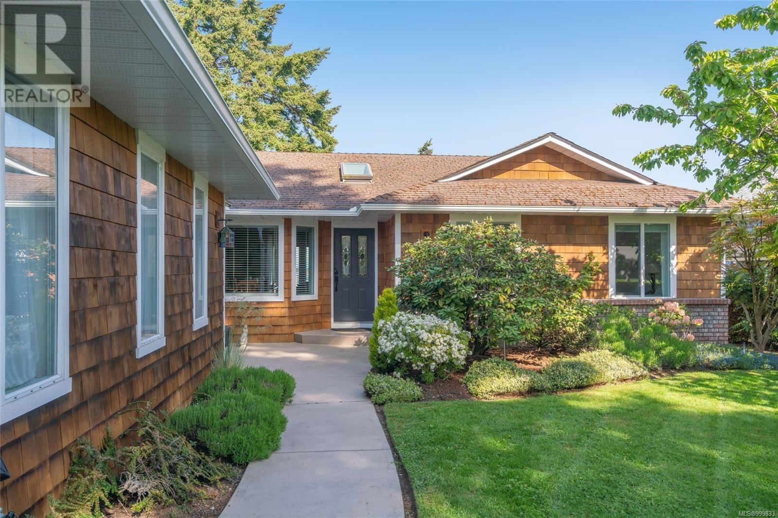 428 DOGWOOD STREET NORTH Image 16