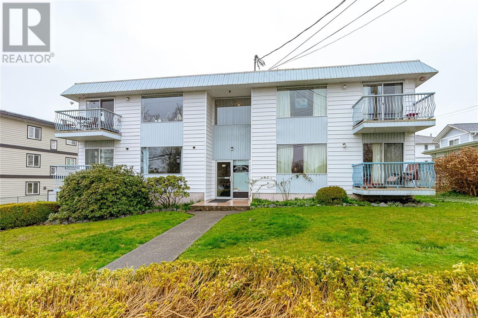 210 BAYVIEW AVENUE Image 1