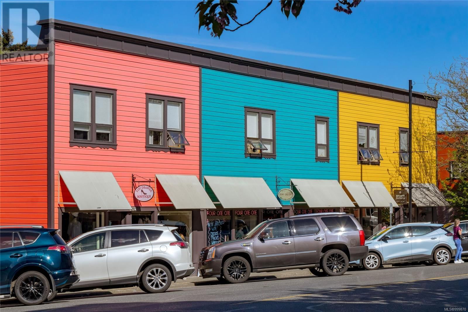 210 BAYVIEW AVENUE Image 32