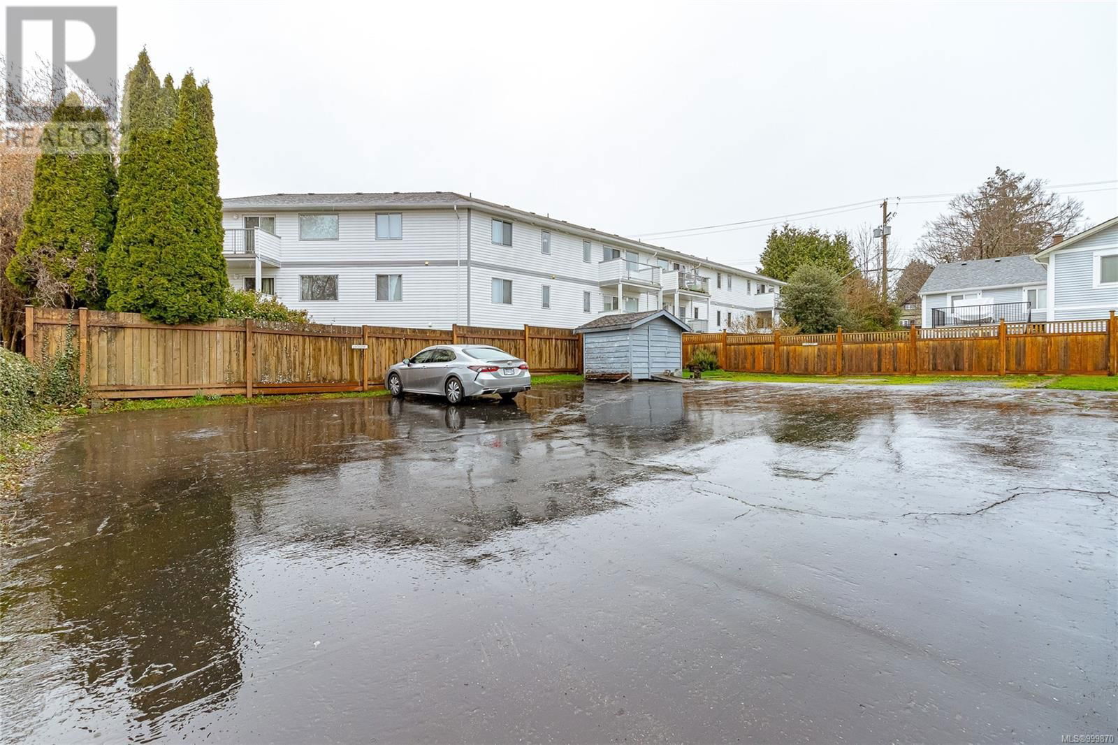 210 BAYVIEW AVENUE Image 5