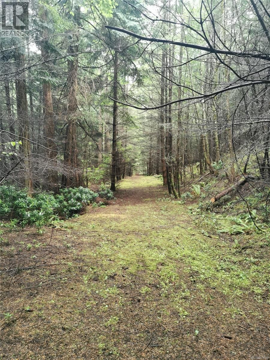 706 Fernhill Road, Mayne Island, British Columbia V0N 2J1