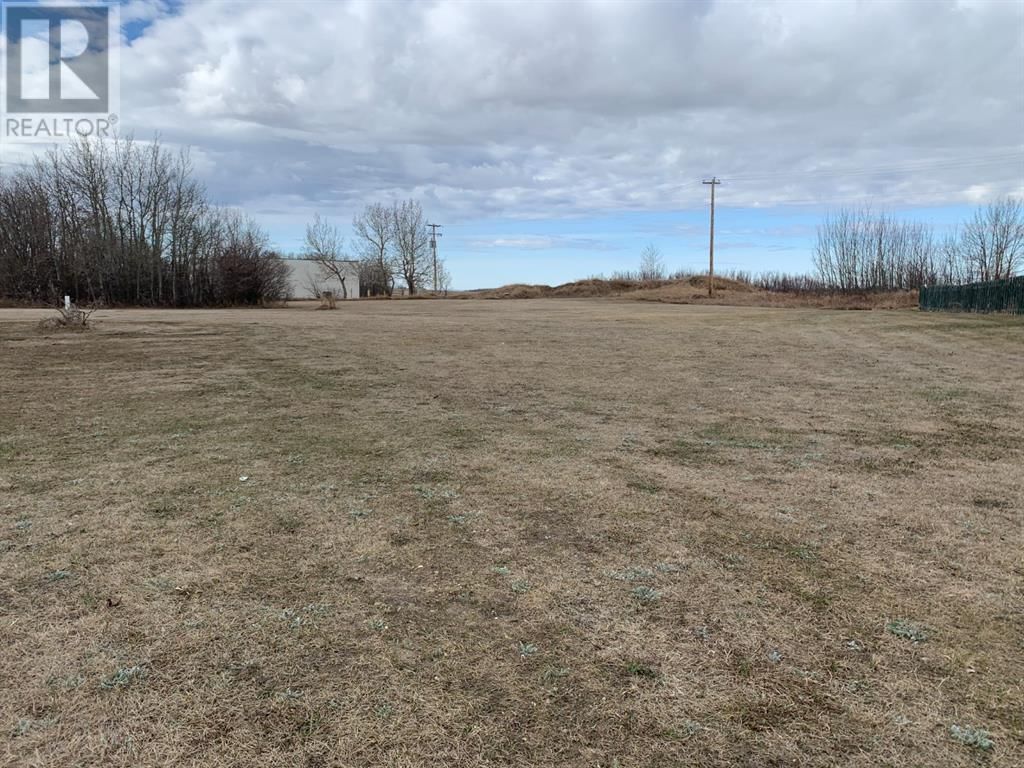 4825 47 AVENUE Image 1