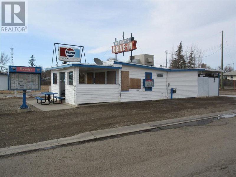 Image #1 of Restaurant for Sale at 104 2 Avenue, Vauxhall, Alberta