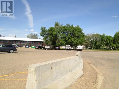 Image #1 of Commercial for Sale at 1280 Redcliff Drive Sw, Medicine Hat, Alberta