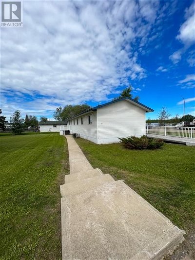 Image #1 of Commercial for Sale at 5302 5304 & 5306 50th Avenue, Valleyview, Alberta