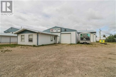 Image #1 of Commercial for Sale at 3711 57 Ave, Innisfail, Alberta