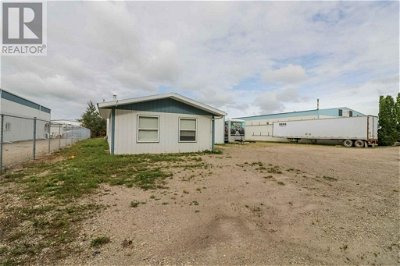 Image #1 of Commercial for Sale at 3711 57 Ave, Innisfail, Alberta