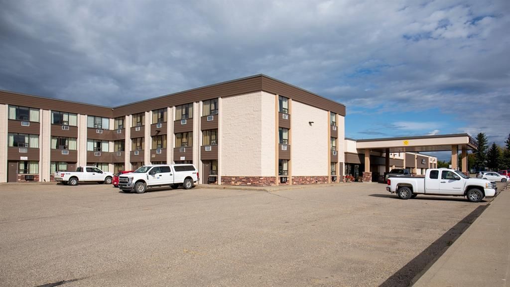 Image #1 of Business for Sale at 9812 113 Street, Fairview, Alberta