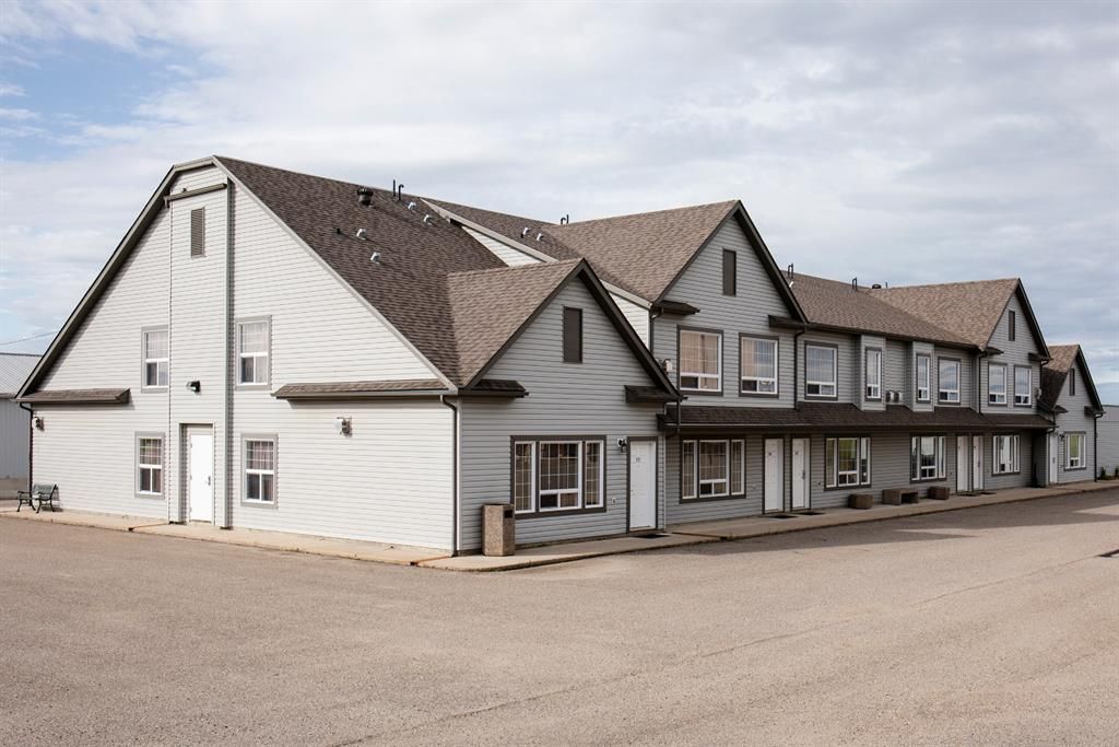 Image #1 of Business for Sale at 9812 113 Street, Fairview, Alberta