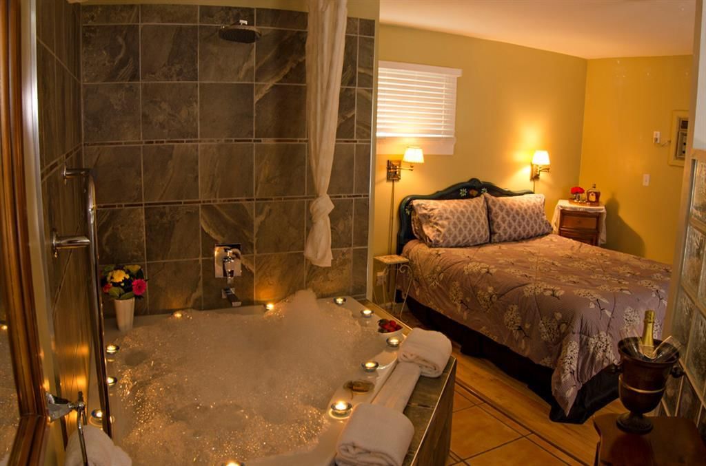 Image #1 of Business for Sale at 320 Railway Avenue E, Drumheller, Alberta