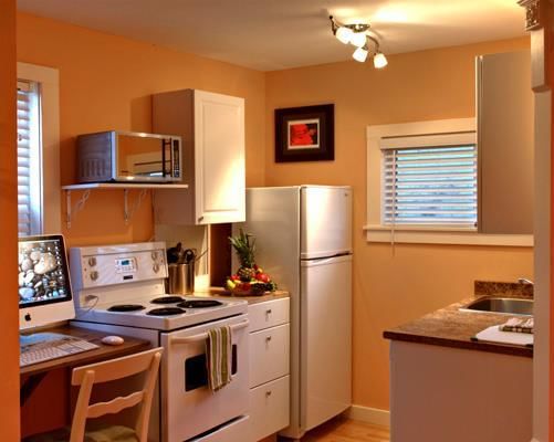 Image #1 of Business for Sale at 320 Railway Avenue E, Drumheller, Alberta