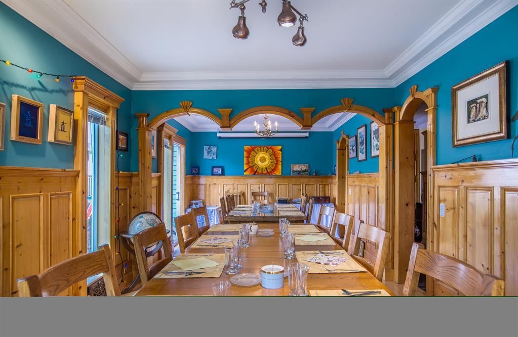 Image #1 of Business for Sale at 320 Railway Avenue E, Drumheller, Alberta