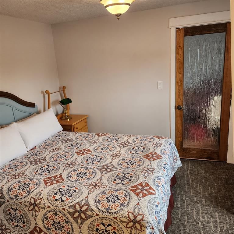 Image #1 of Business for Sale at 320 Railway Avenue E, Drumheller, Alberta