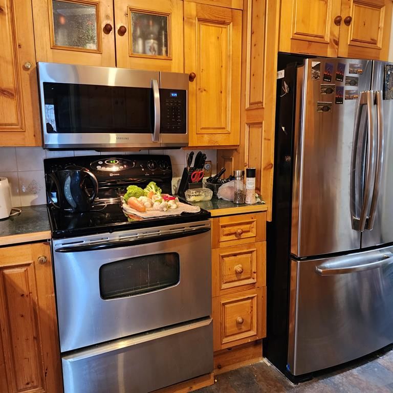 Image #1 of Business for Sale at 320 Railway Avenue E, Drumheller, Alberta
