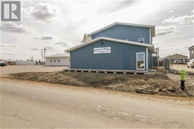 Image #1 of Commercial for Sale at 31 Cuendet Industrial Way, Sylvan Lake, Alberta