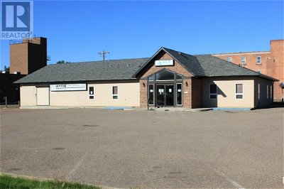 Image #1 of Commercial for Sale at 402 Maple Avenue Se, Medicine Hat, Alberta