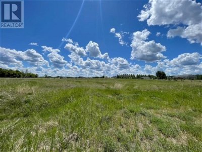 Image #1 of Commercial for Sale at 8 Silver Willow Estate, Wainwright, Alberta