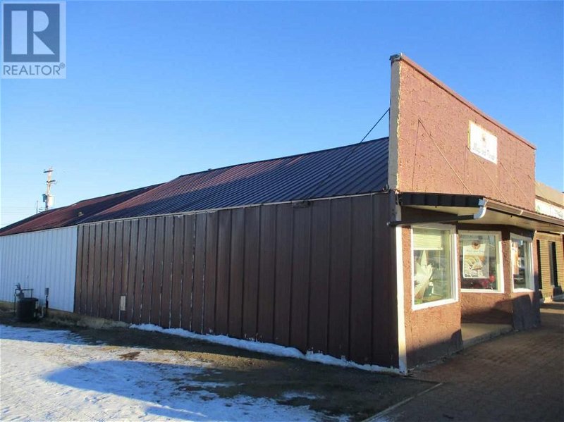 Image #1 of Restaurant for Sale at 120 4th Avenue Sw, Manning, Alberta