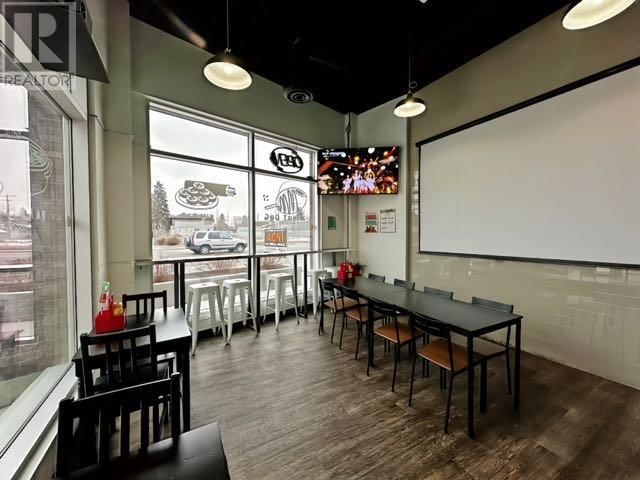 Image #1 of Restaurant for Sale at 130 1211 Edmonton Trail Ne, Calgary, Alberta