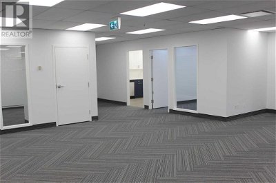 Image #1 of Commercial for Sale at 550 71 Avenue Se, Calgary, Alberta