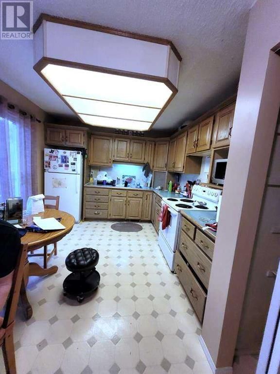 4415 48 AVENUE Image 7