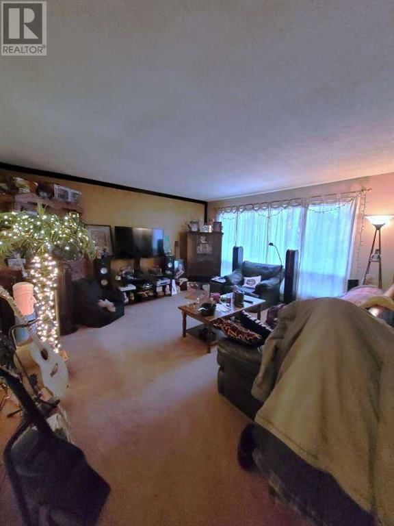 4415 48 AVENUE Image 8