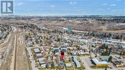 Image #1 of Commercial for Sale at 6516 35 Avenue Nw, Calgary, Alberta