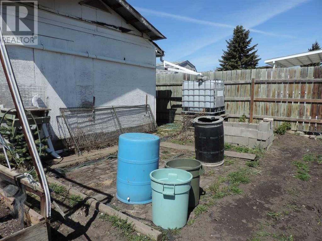 4563 EASTVIEW CRESCENT Image 13