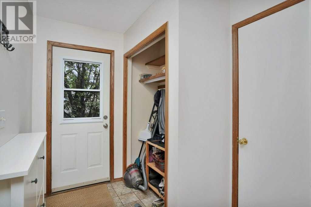 1006 2 Street NE Image 21