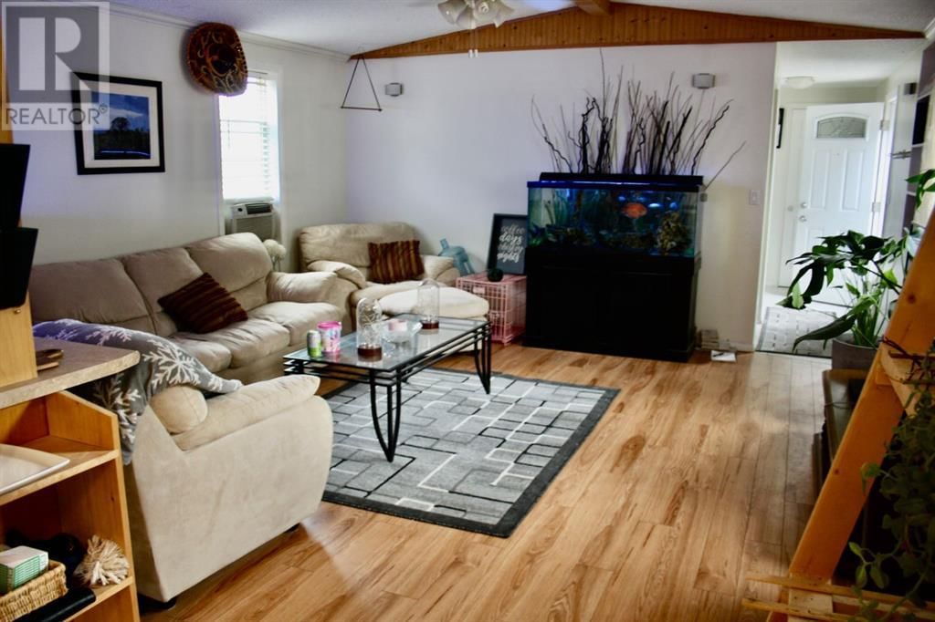 112 1st Avenue East Neilburg, Saskatchewan
