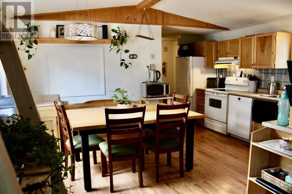 112 1st Avenue East Neilburg, Saskatchewan