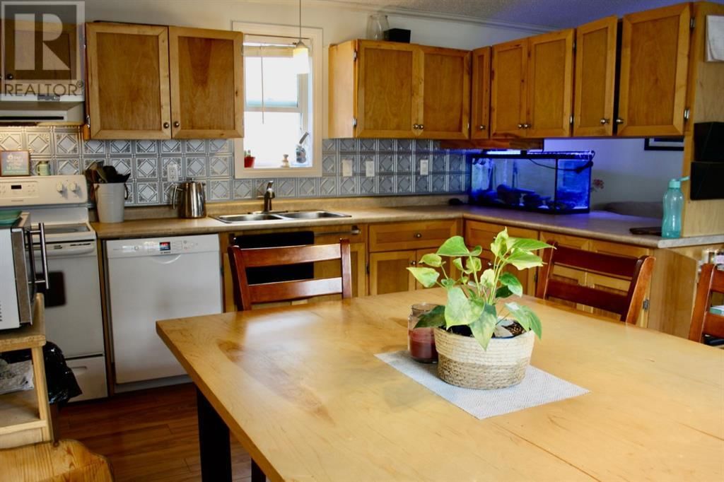 112 1st Avenue East Neilburg, Saskatchewan