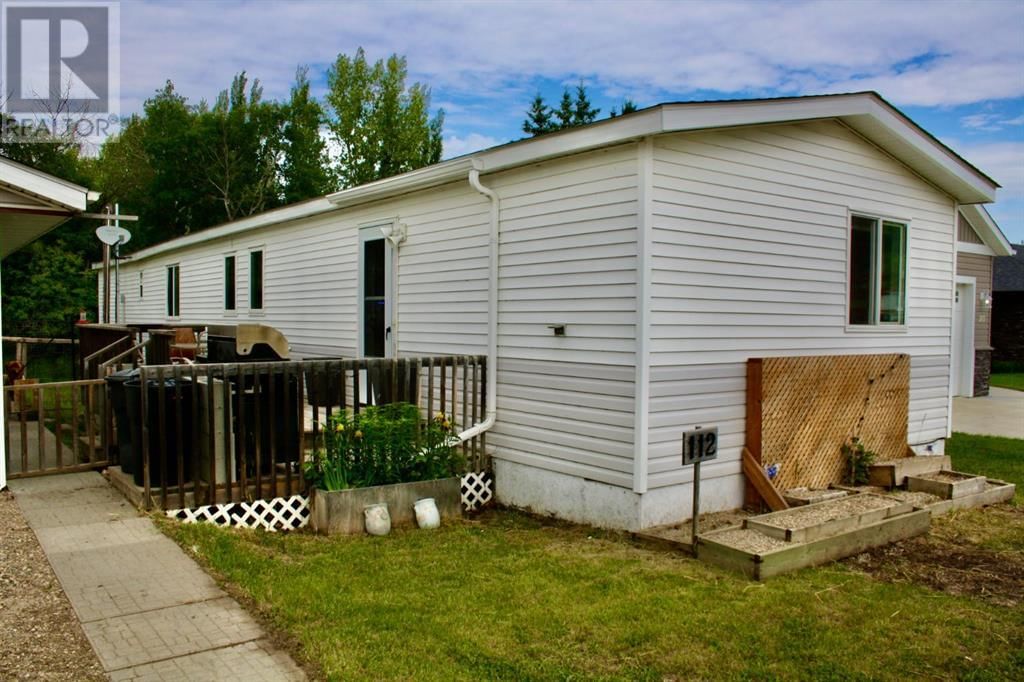112 1st Avenue East Neilburg, Saskatchewan