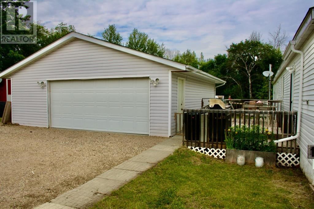 112 1st Avenue East Neilburg, Saskatchewan