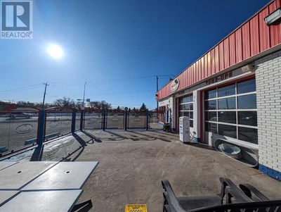Image #1 of Commercial for Sale at 710 Gershaw Drive Sw, Medicine Hat, Alberta