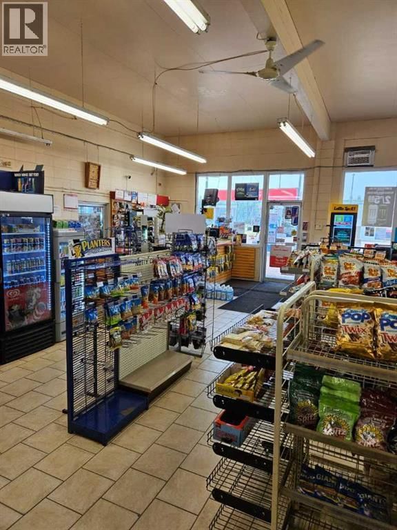 5212 50 AVENUE Image 5