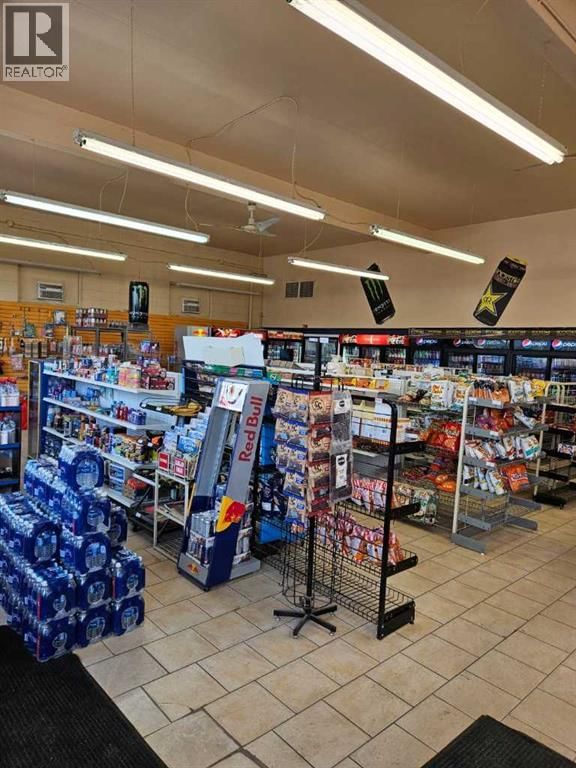 5212 50 AVENUE Image 9