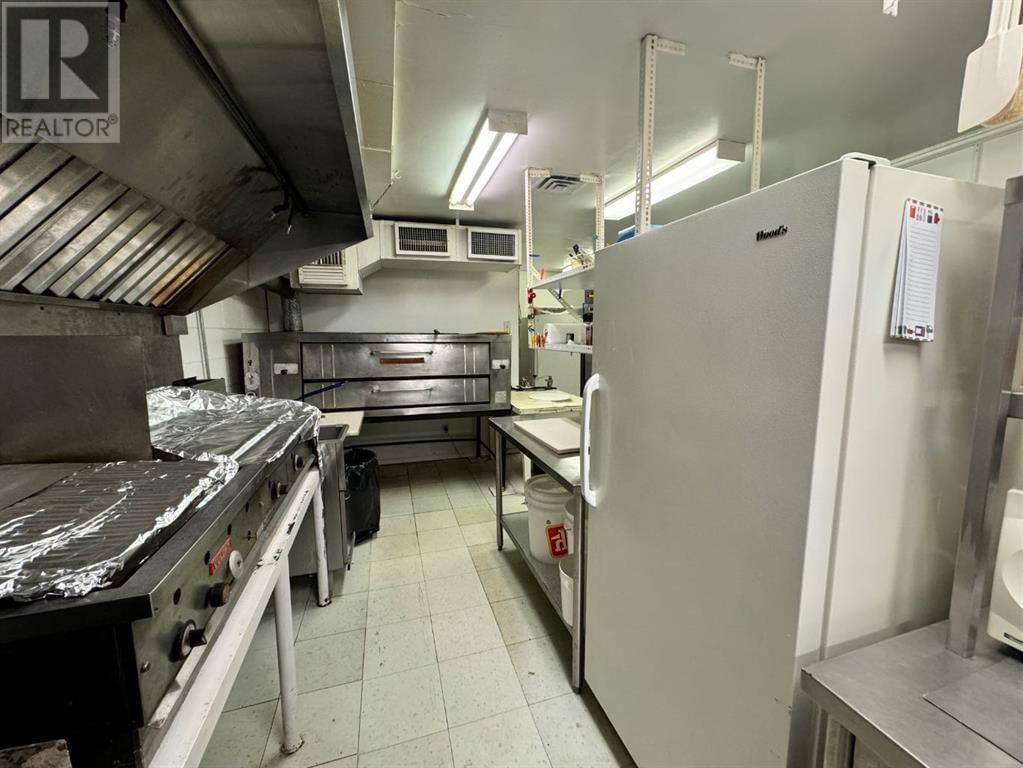 4920 50 STREET Image 10
