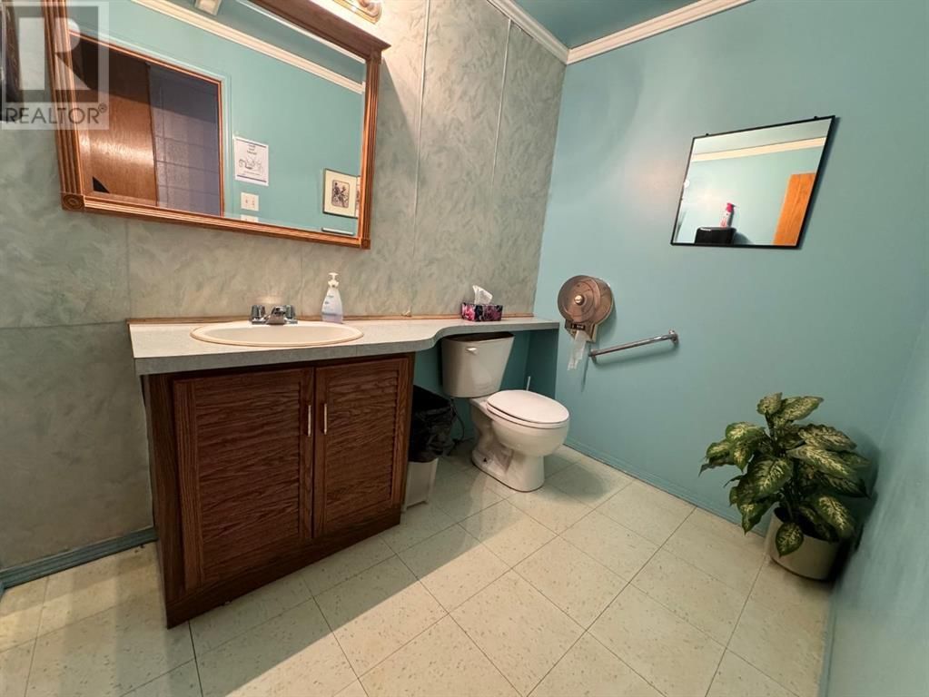 4920 50 STREET Image 7