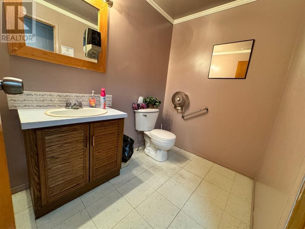 4920 50 STREET Image 8