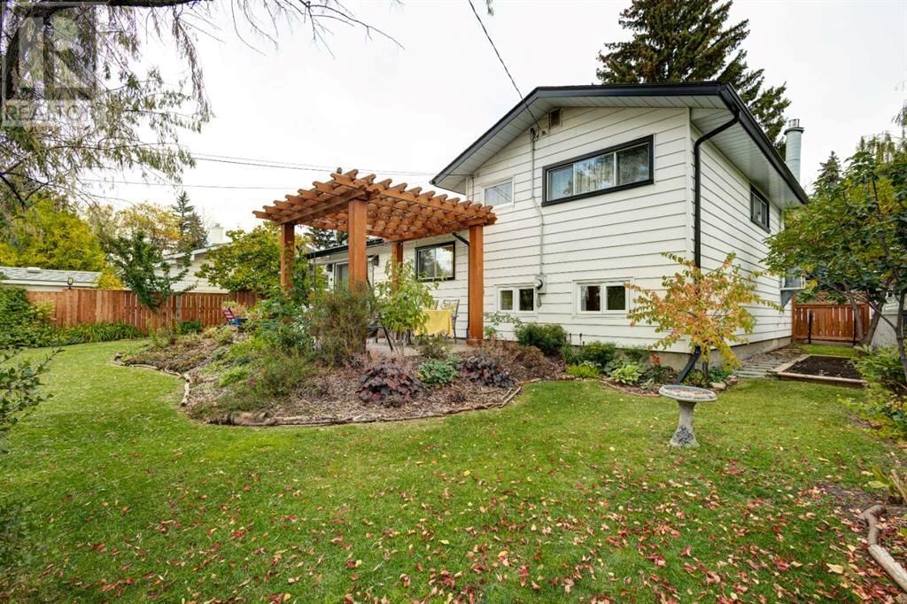 8416 7 Street SW Image 28