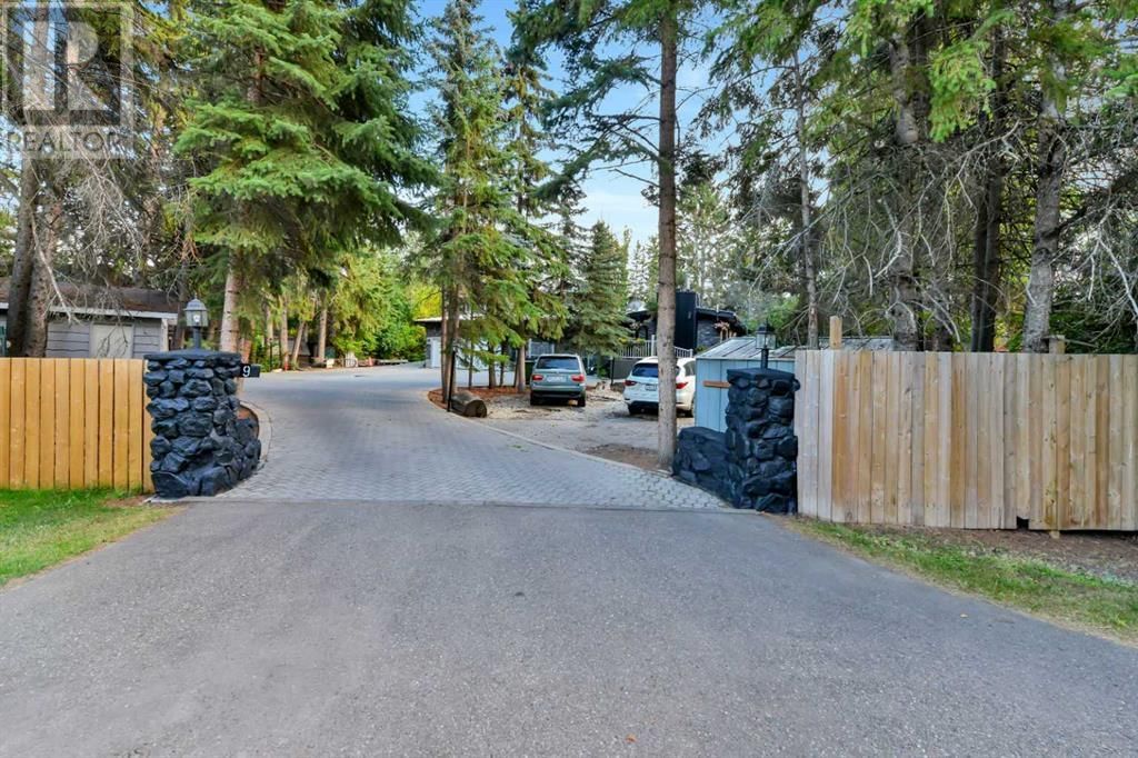 9 CRONQUIST CLOSE Image 1