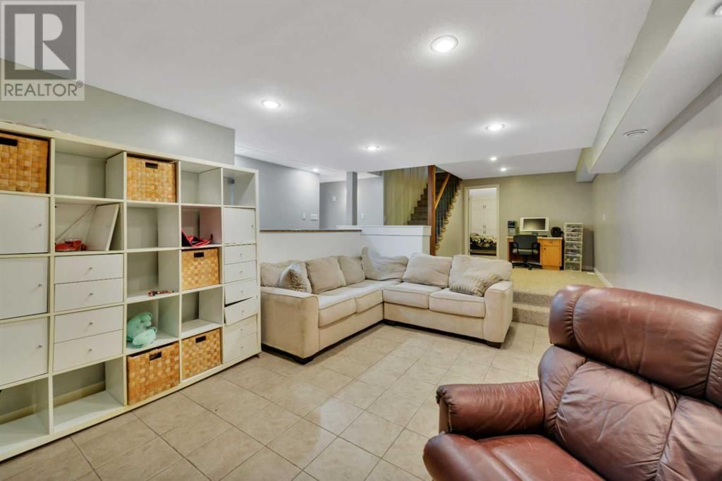 9 CRONQUIST CLOSE Image 26