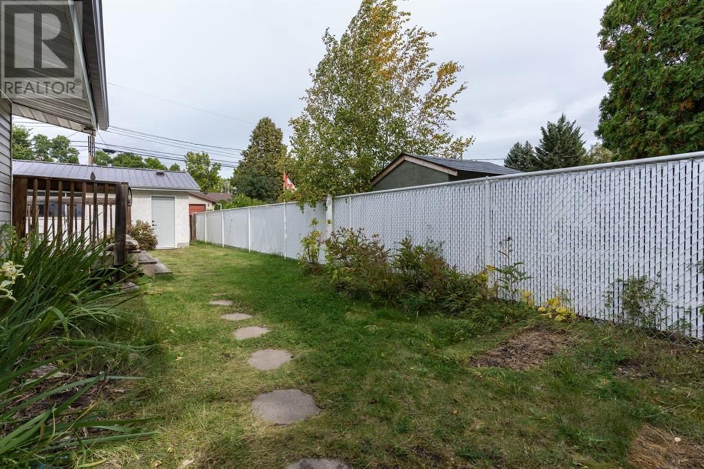 5910 44 Avenue Image 30